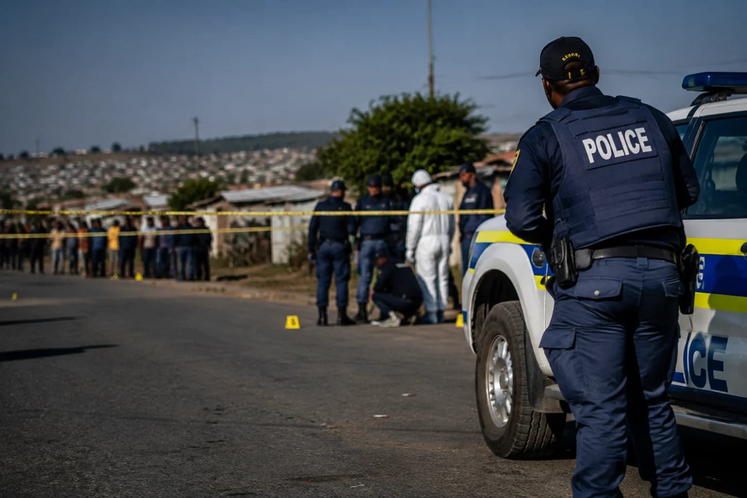 Daily Agent photo for: Two South African shootings kill 27 as police hunt attackers
